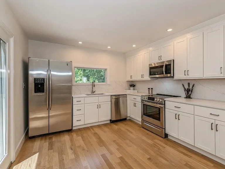 30 Ocean View Ave — Photo 3