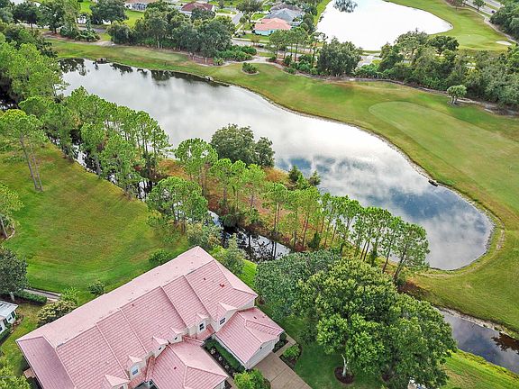 5th image of 30 Golf Villa Dr