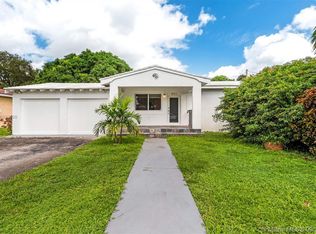 971 NE 115th St, Biscayne Park, FL 33161