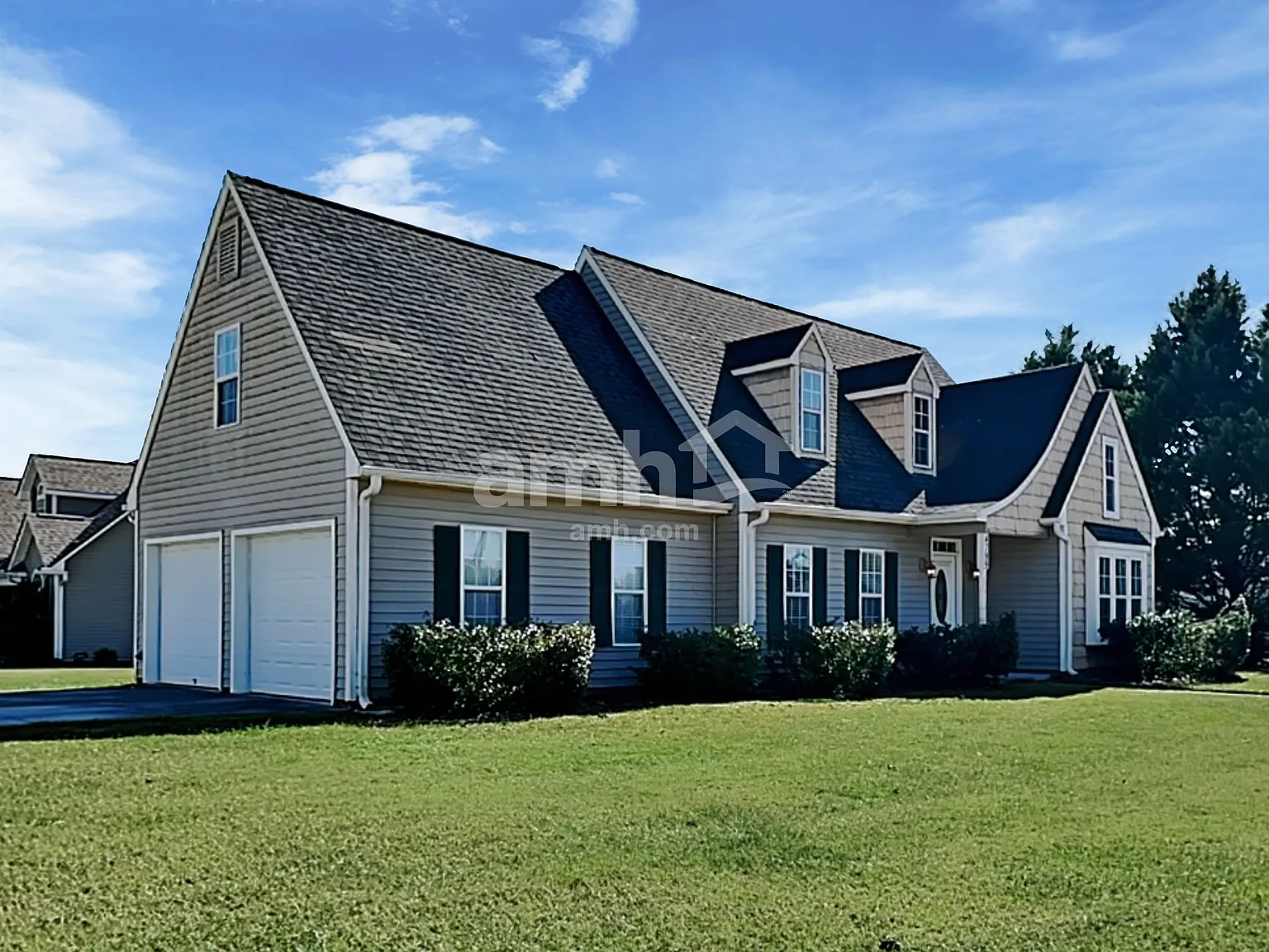 4 bed, 2.5 bath, 1604 sqft, $2,000 — Photo 1