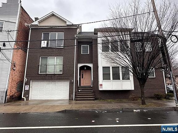 2nd image of 54-56 Oriental St