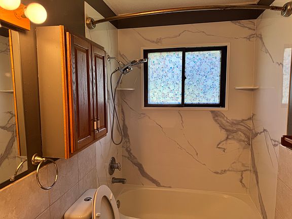 5th image of 6752 Berkshire Ln N