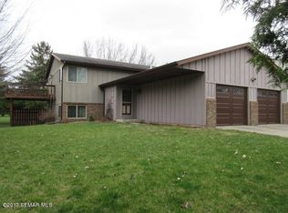 2033 Greenwood Dr, Owatonna, MN 55060