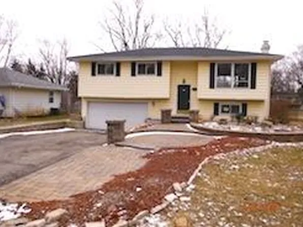 29W231 James Ave, West Chicago, IL 60185
