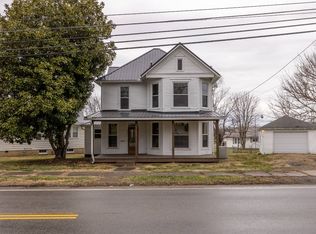 703 E Main St, Oak Hill, OH 45656