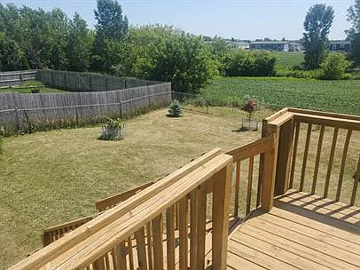 Barkton Dr — Photo 15