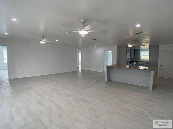 3rd image of 10824 Compadres St