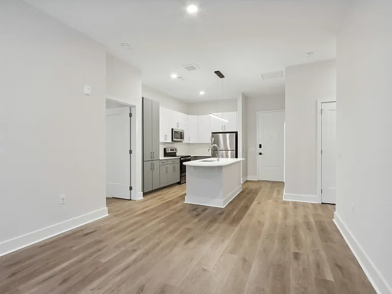 Heritage Court — Photo 15