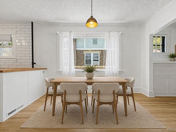 3rd image of 3126 W Clyde Place