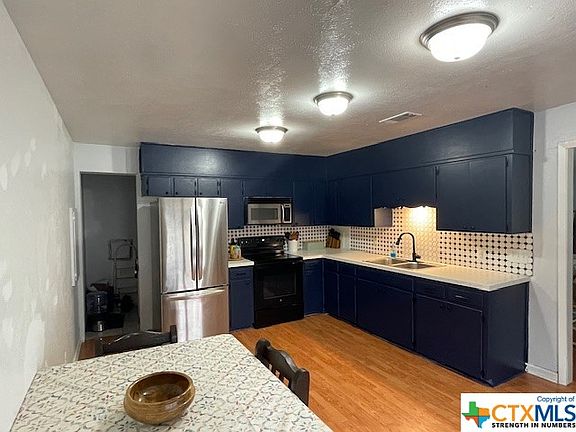 3rd image of 1208 W Ave E