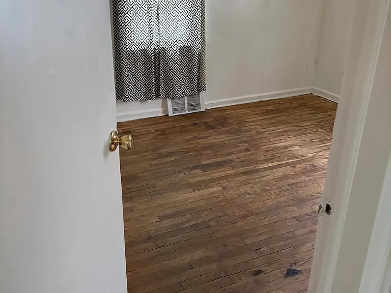 5510 Granville Ave — Photo 2