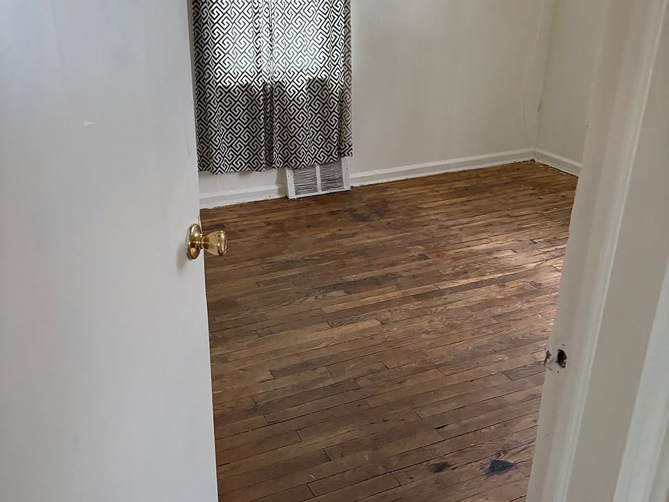 2nd image of 5510 Granville Ave