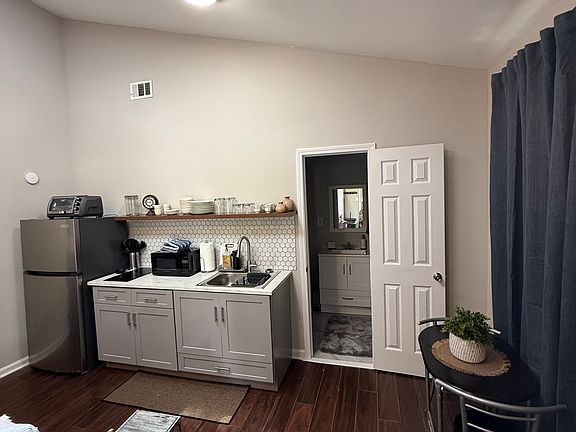 Full kitchen and eating space.