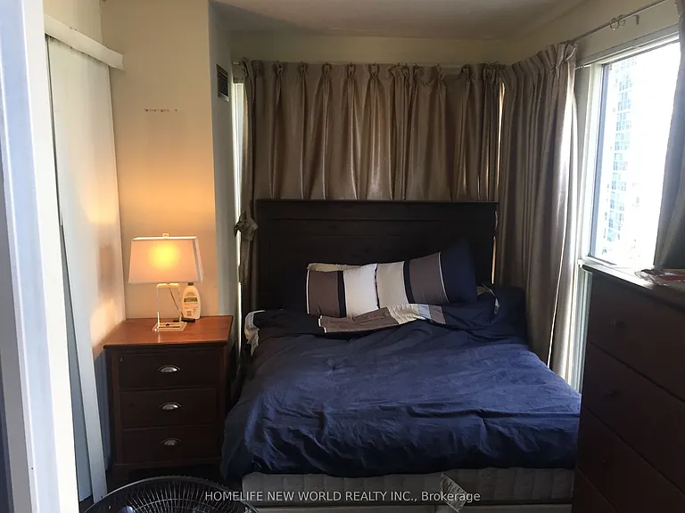 18 Hollywood Ave #701 — Photo 12