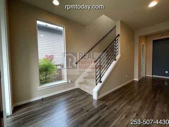 4th image of 5534 Elaine Ave SE