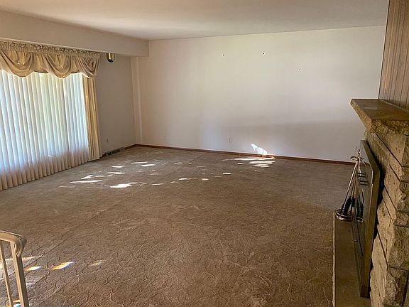 Upstairs family room 19 x 21