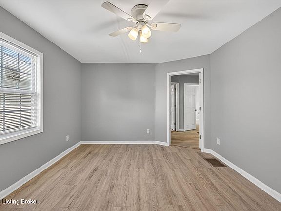 4th image of 1759 W Gaulbert Ave
