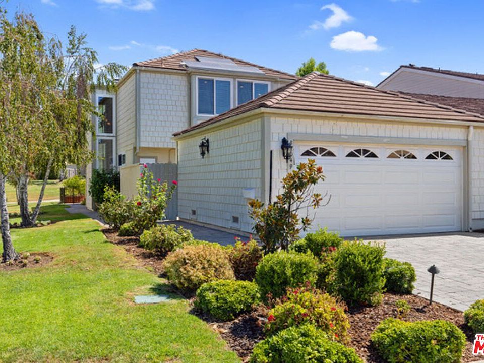 1st image of 32049 Waterside Ln
