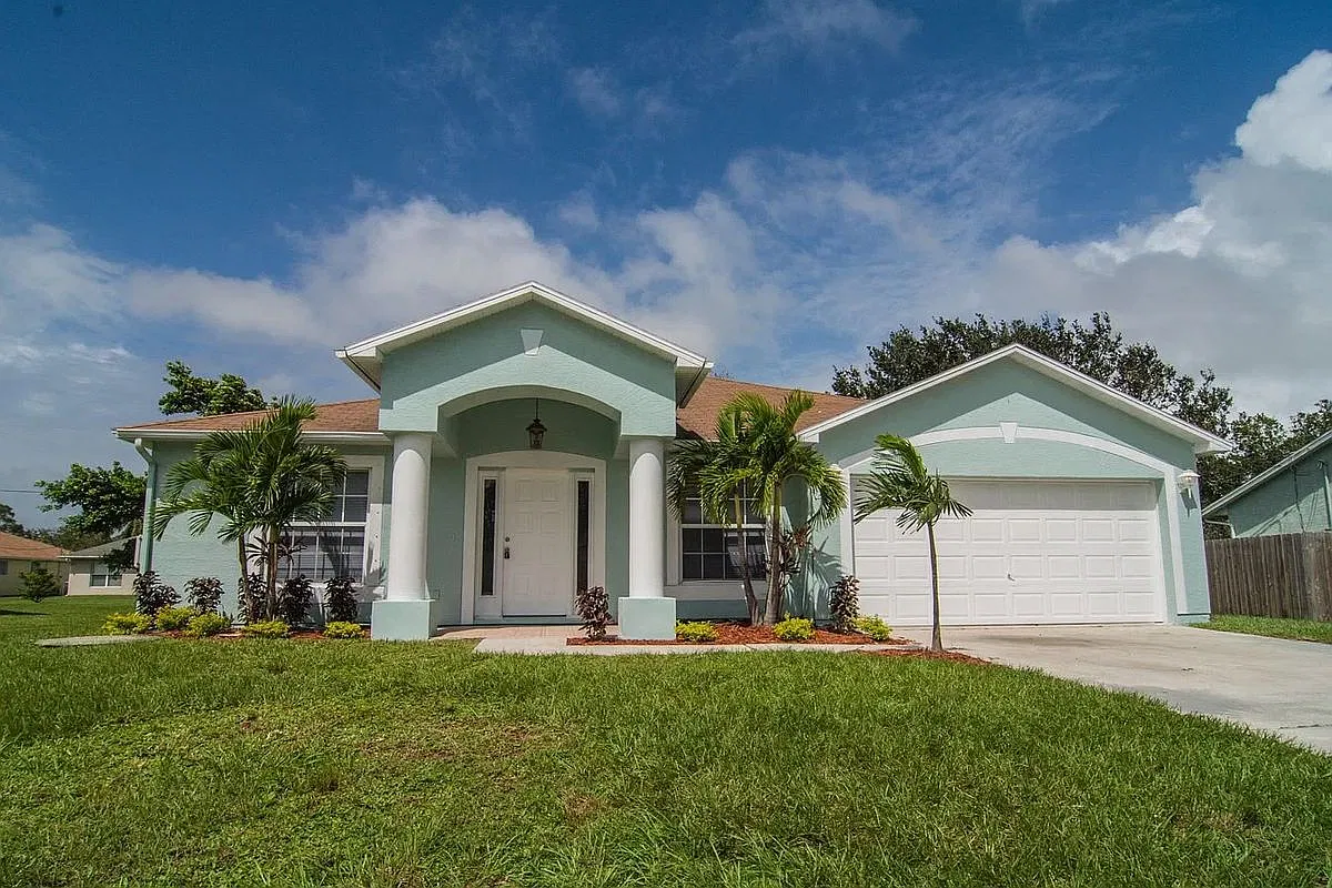 3 bed, 2.0 bath, 1646 sqft, $1,700 — Photo 1