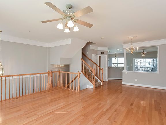 Light & Bright Main Level