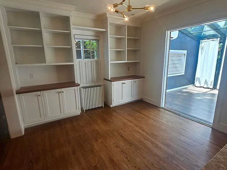 102 E Oak St — Photo 5