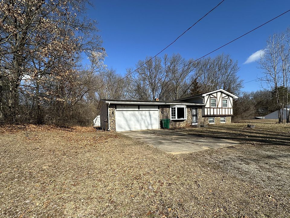 2nd image of 131 Knoll Dr