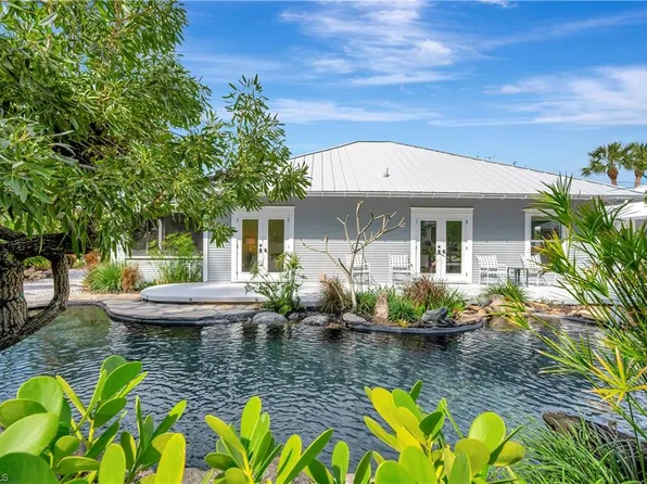 1375 Gordon Dr, Naples, FL 34102