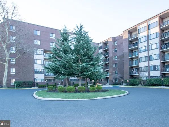 5100 Convent Ln APT 403, Philadelphia, PA 19114