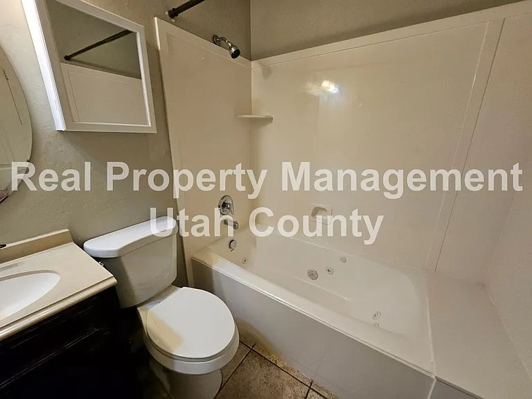 1708 E Ridgefield Rd — Photo 11