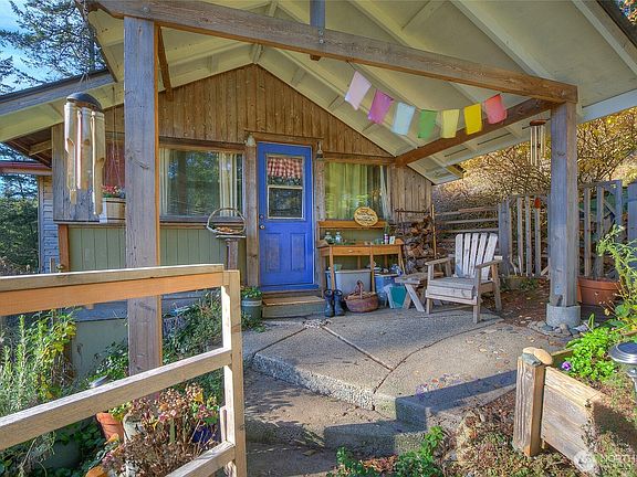 5th image of 276 Elderberry Lane
