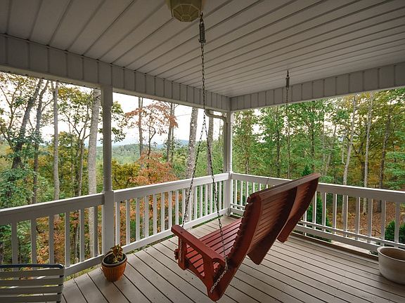 3rd image of 579 Winding Way Dr