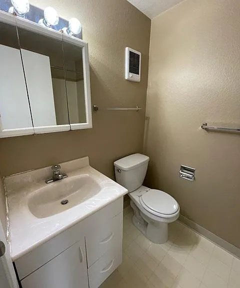 1725 NE 27th Ave — Photo 6