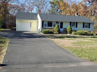 73 Bel Aire Cir, Windsor Locks, CT 06096