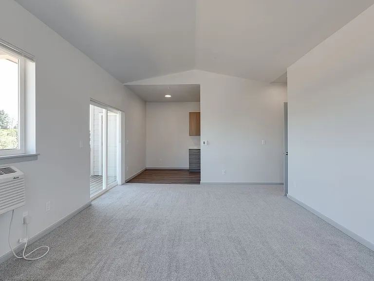 LIBERTY CREST APARTMENTS — Photo 46