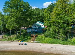 5 Corlear Bay Rd, Keeseville, NY 12944