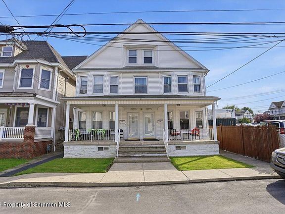 2nd image of 925-927 W Elm St