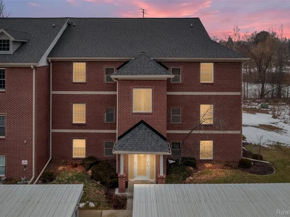 6600 Trillium Village Ln Unit 7, Clarkston, MI 48346