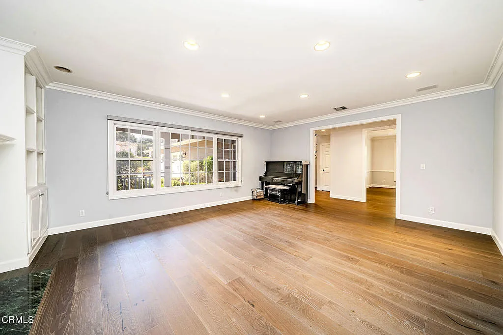 5 bed, 5.5 bath, 4786 sqft, $15,000 — Photo 3