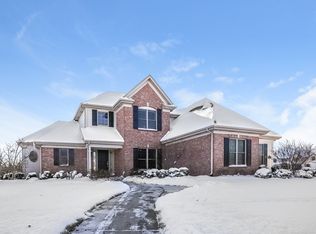 3801 Grand View Ct, Saint Charles, IL 60175