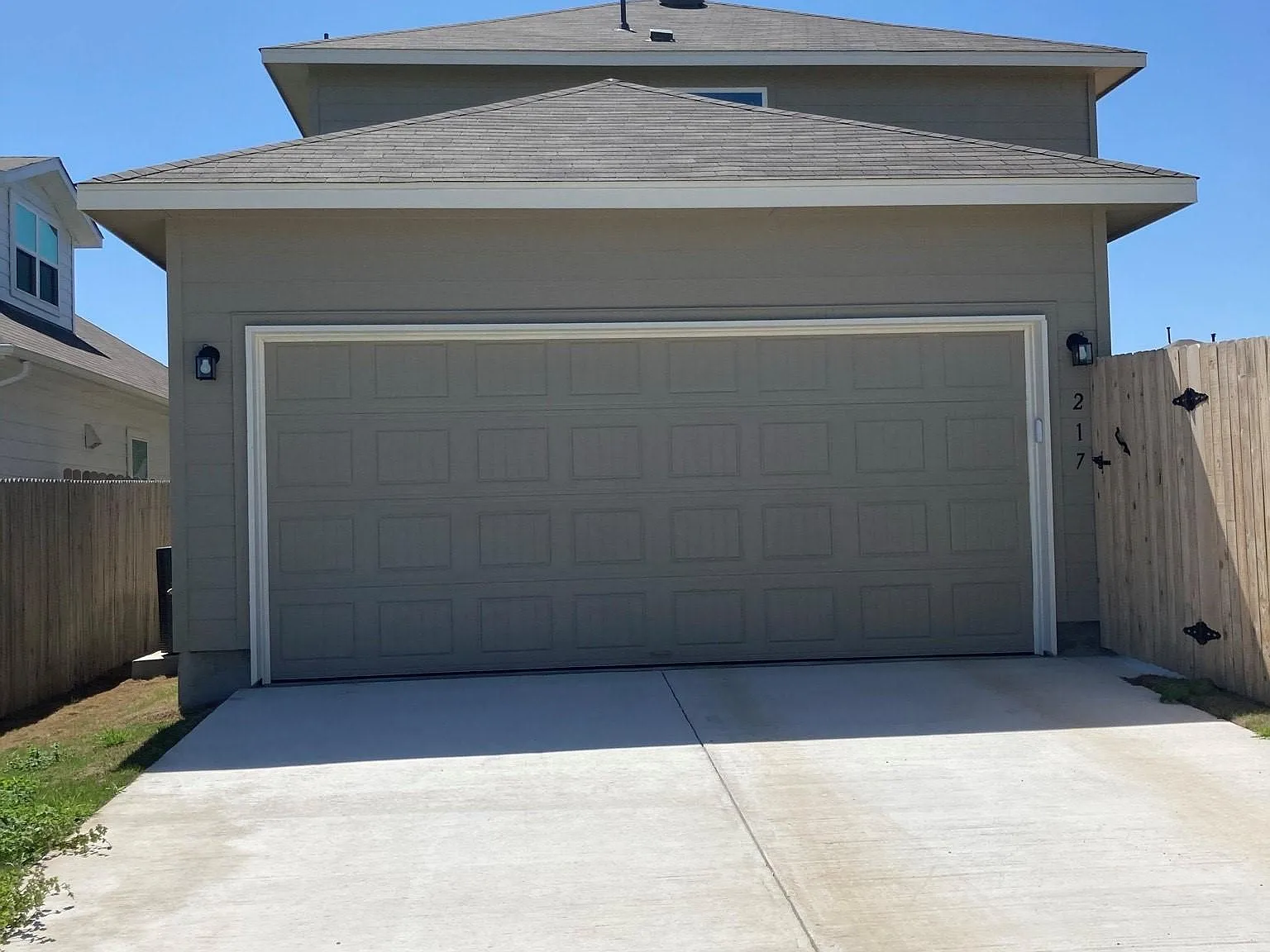 3 bed, 2.5 bath, 1800 sqft, $1,995 — Photo 4
