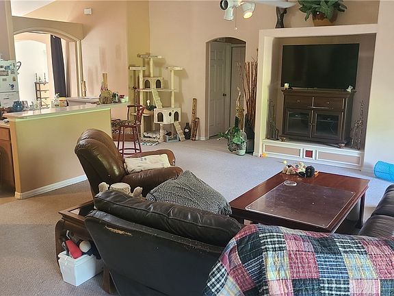 5th image of 443 Zimmerman Ave