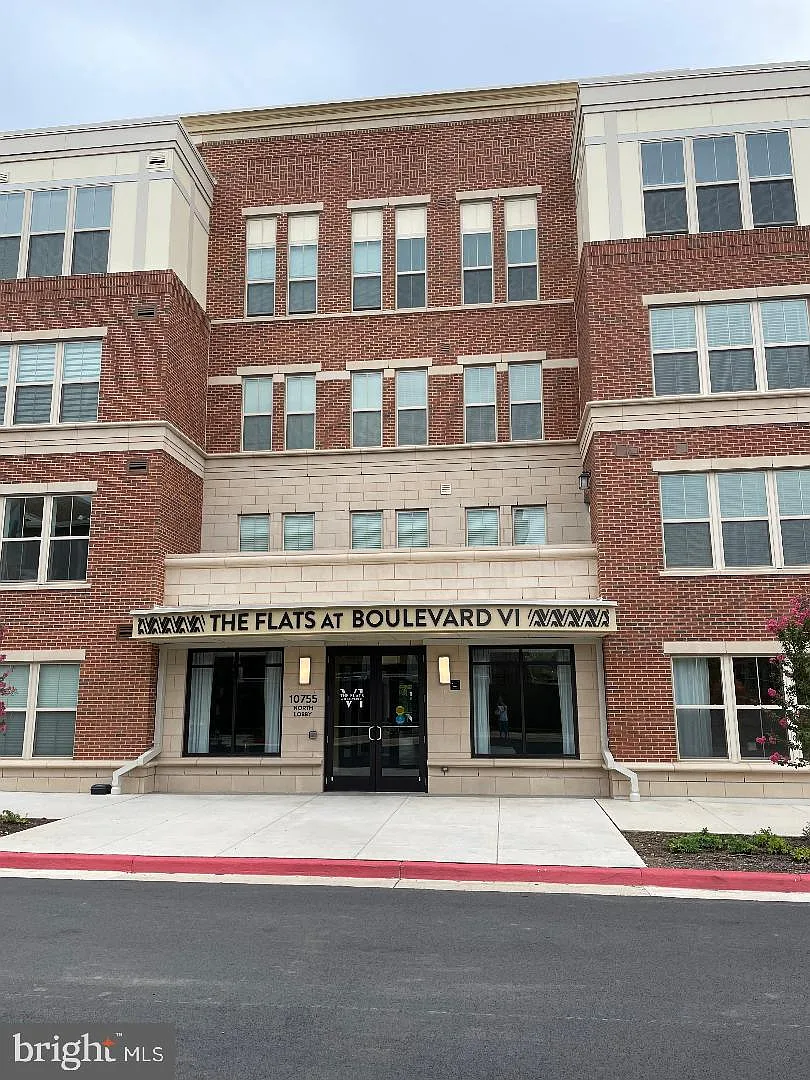 1 bed, 763 sqft, $2,300 — Photo 1