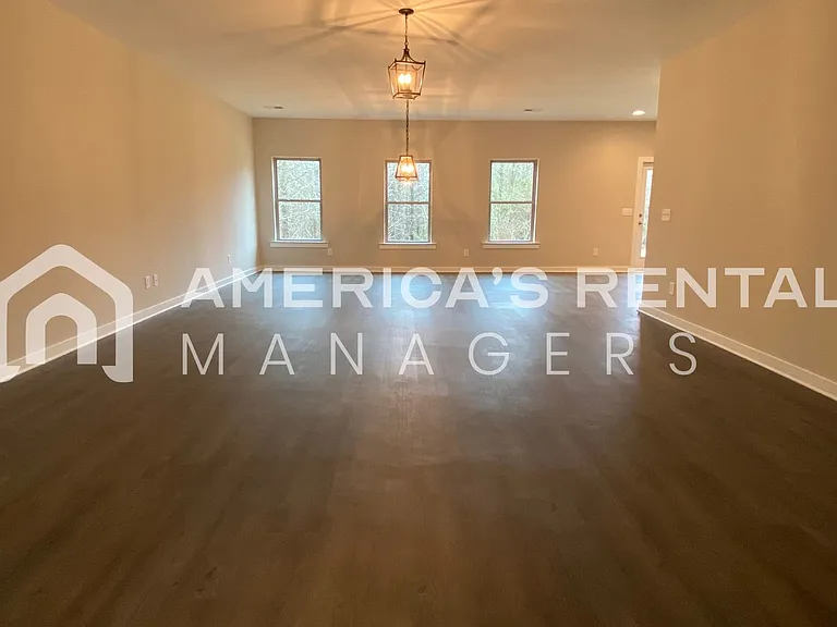 278 Lakewood Ln — Photo 4
