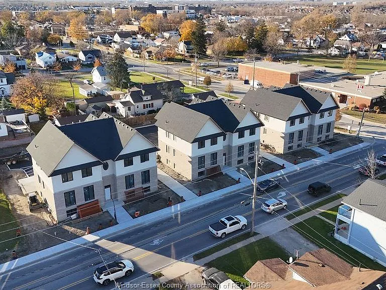 1401 Lesperance Rd — Photo 31