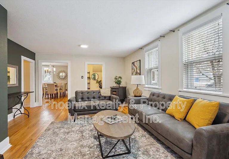 211 E Geneseo St — Photo 6