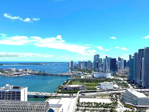 2nd image of 1750 N Bayshore Dr APT 5106