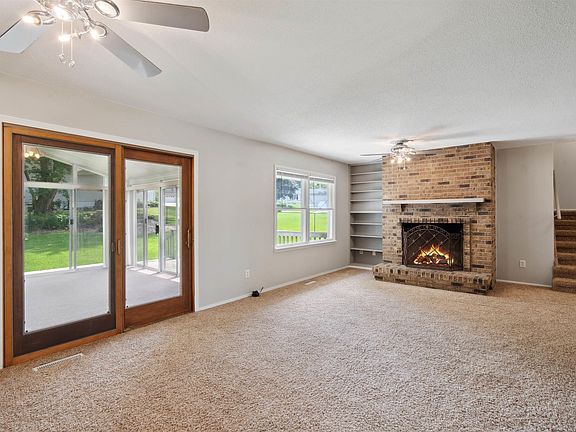 5th image of 727 Juanita Ave