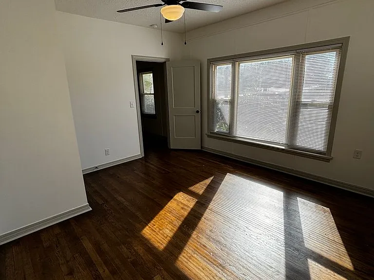 1100 W Wade St — Photo 7