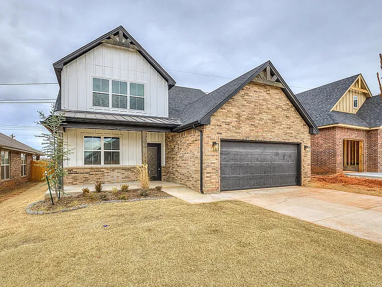 4 bed, 2.5 bath, 2448 sqft, $2,850 — Photo 1