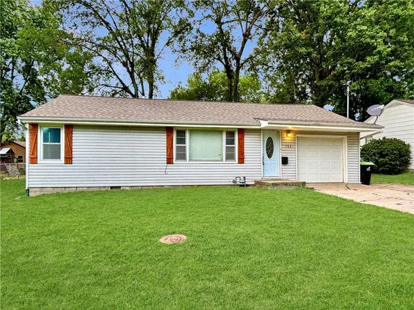 702 Harvey St, Harrisonville, MO 64701
